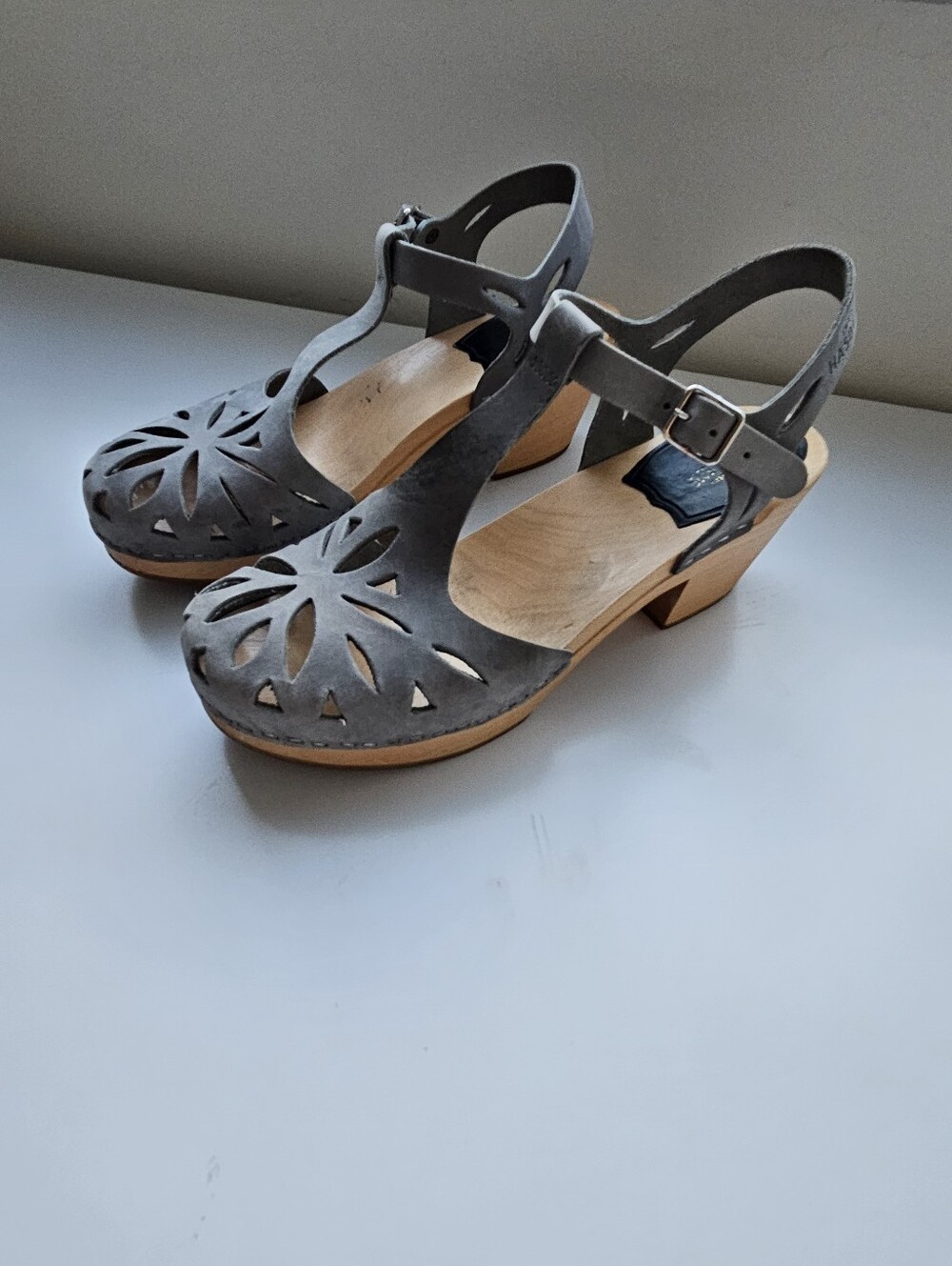 Sweedish Hasbeens Lacy Grey Closed Toe Heeled Cogs